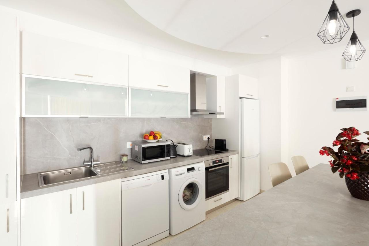 Ambelones Apartments 피조우리 외부 사진