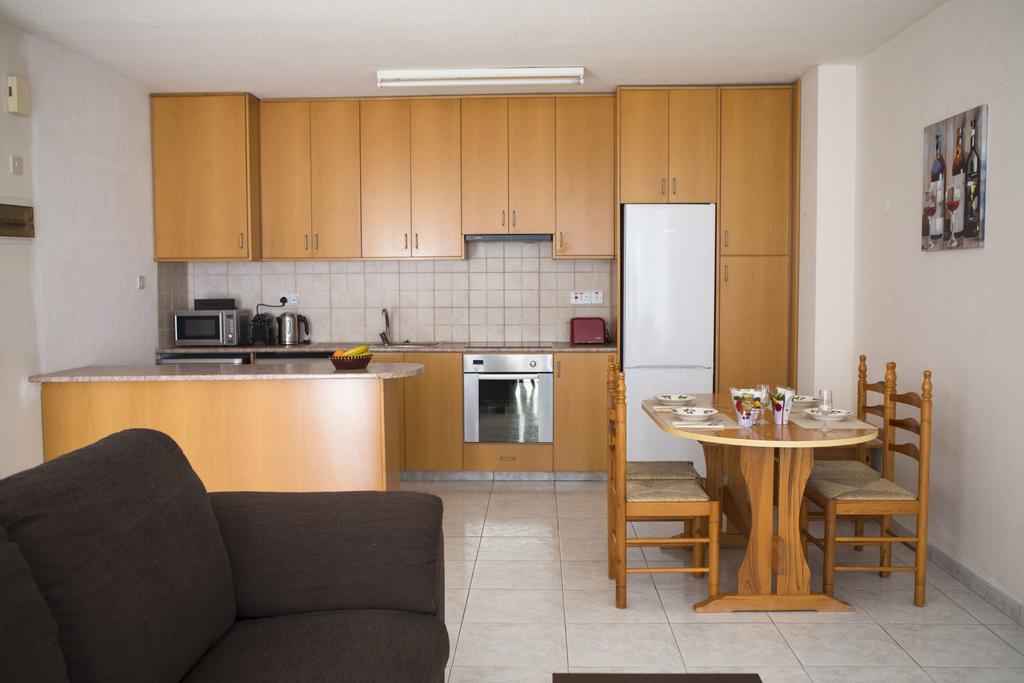 Ambelones Apartments 피조우리 외부 사진
